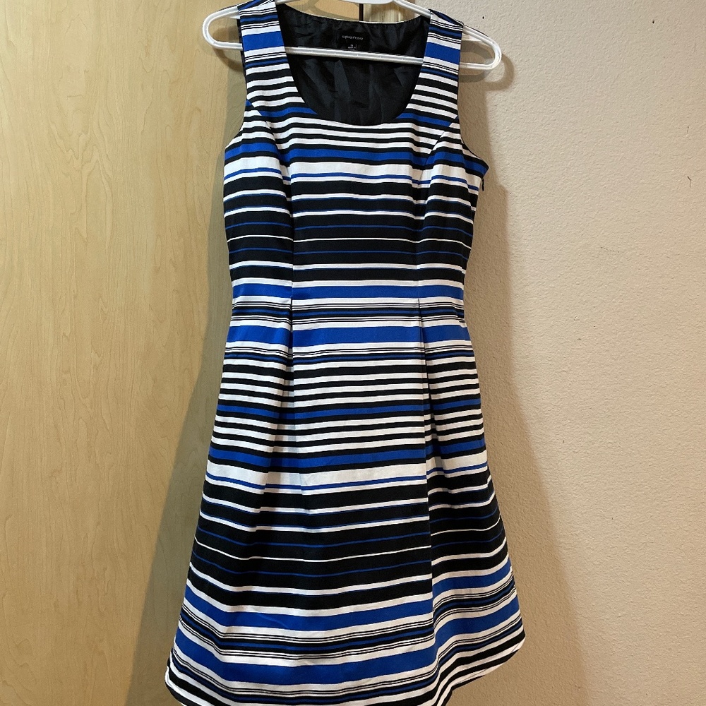 Women Size 10 Pretty Figure Flattering Design Dress Striped Sleeveless Spring